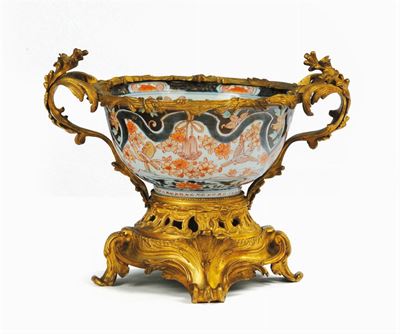 Coppa in Porcellana Imari e Bronzo Dorato, Cina XVIII Secolo e Francia XIX Secolo