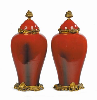 Coppia di Potiche Sangue di Bue con Montature in Bronzo, Francia XIX Secolo