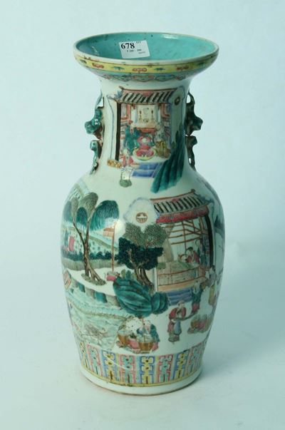 Grande Vaso Orientale con Figure