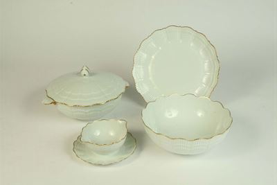 Servizio di Piatti da Dodici in Porcellana Limoges, Francia XX Secolo