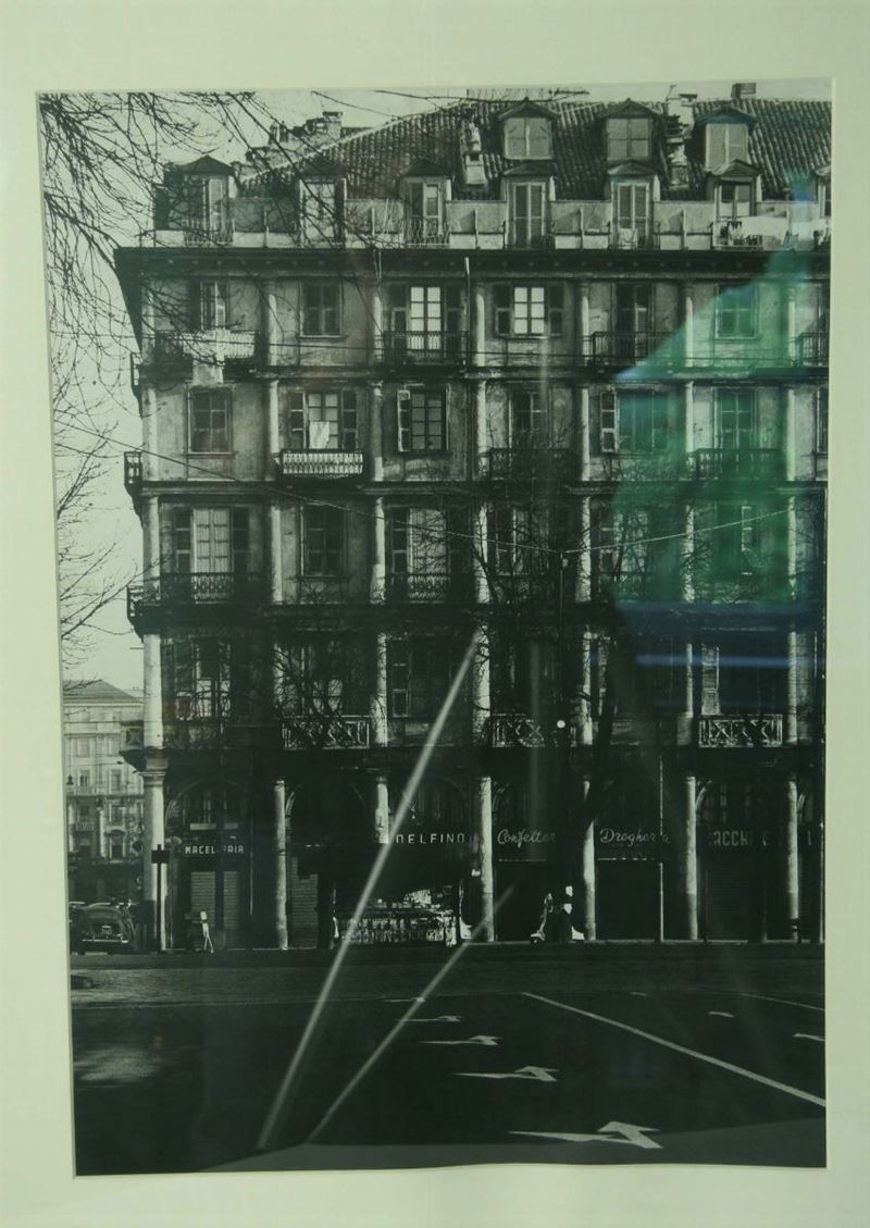 Due fotografie con vedute di Torino in bianco e nero  - Asta Asta OnLine 05-2012 - Cambi Casa d'Aste