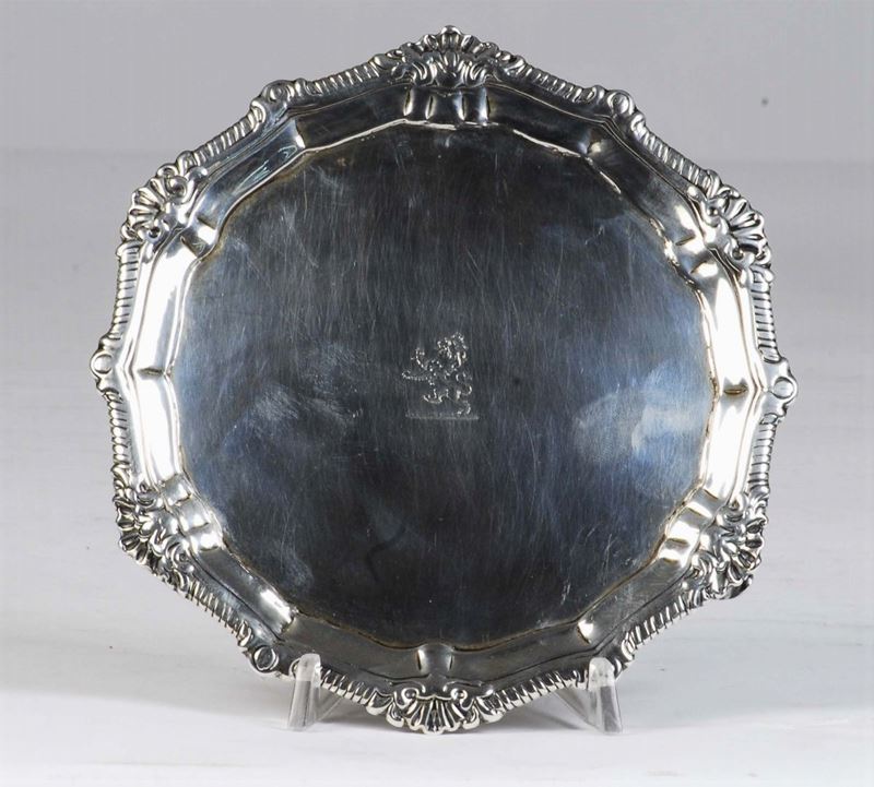 Piccolo salver in argento, Irlanda Giorgio II, 1733  - Auction House Sale Villa la Femara - Cambi Casa d'Aste