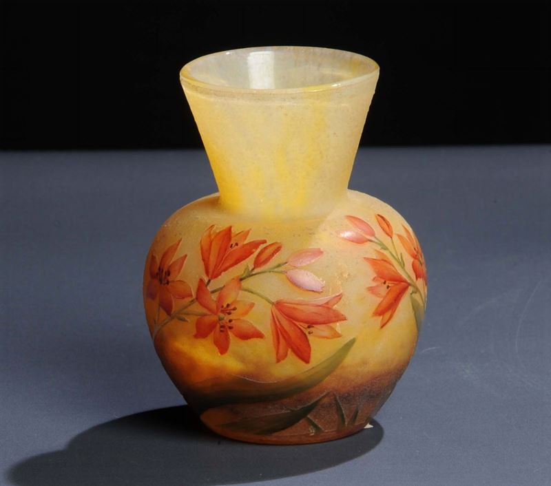 Daum - Nancy - FranciaPiccolo vaso in vetro incolore  - Auction Arti Decorative del XX secolo e Design - Cambi Casa d'Aste