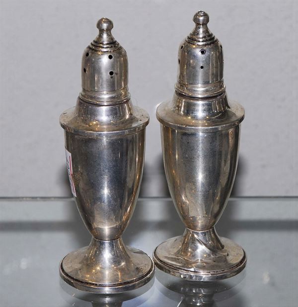 Lotto di  due sale e pepe