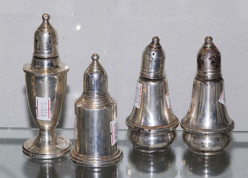 Lotto di quattro sale e pepe  - Asta Antiquariato e Dipinti Antichi - Cambi Casa d'Aste