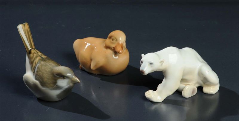 Tre statuine in porcellana danese  - Asta Antiquariato e Dipinti Antichi - Cambi Casa d'Aste