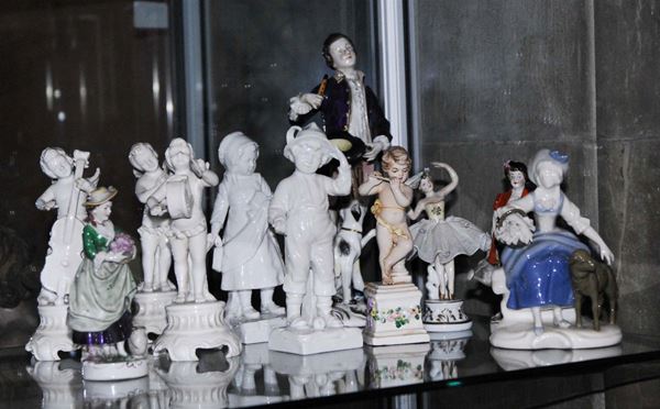 Serie di dieci statuine in porcellana con soggetti diversi, XIX-XX secolo