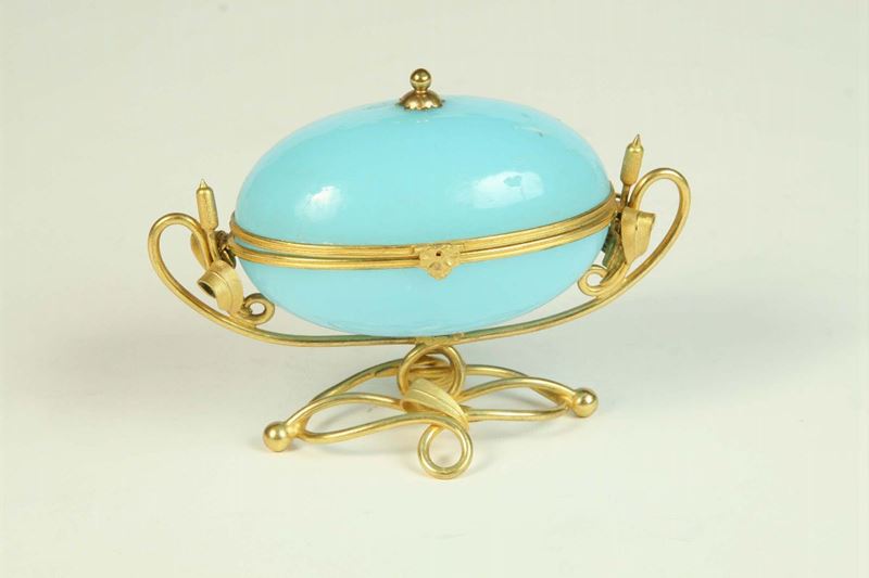Scatola ovale in vetro azzurro, XX secolo  - Auction House Sale Villa la Femara - Cambi Casa d'Aste