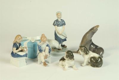Lotto di Sei Statuine in Porcellana
