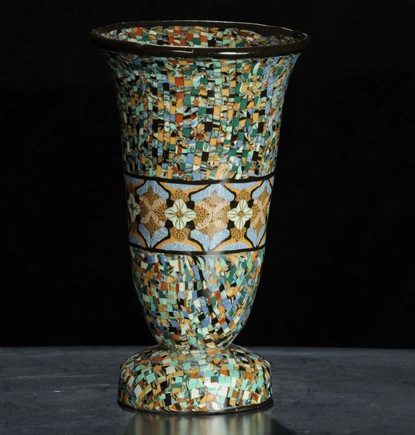 Vaso in ceramica decorata in policromia altezza cm 30