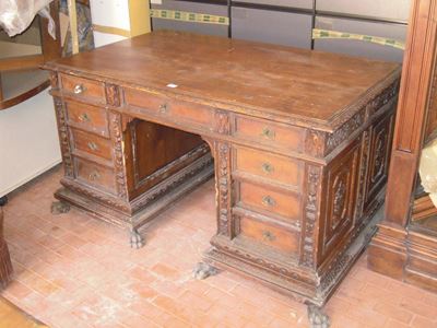 Scrivania in Stile Rinascimento