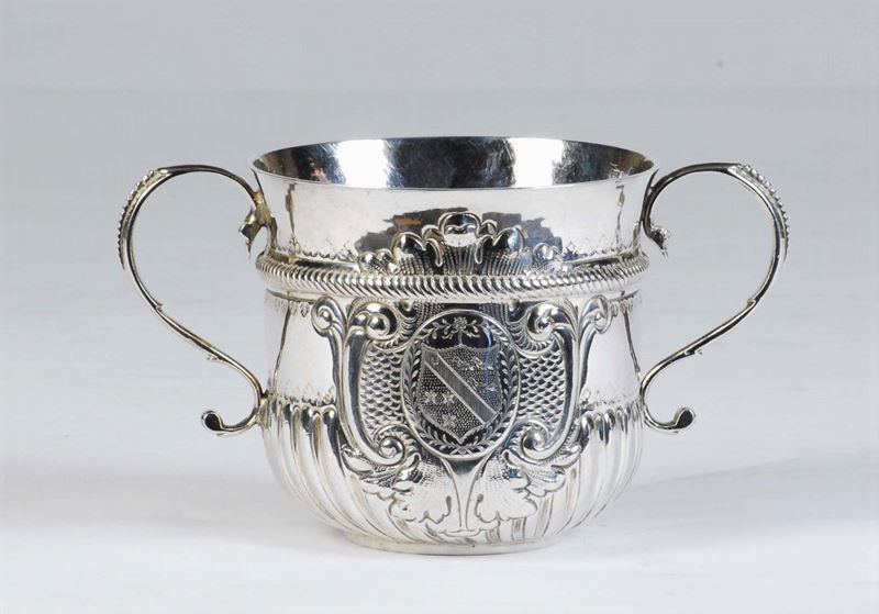 Una tazza da porridge Giorgio II in argento, Londra XVIII secolo  - Asta House Sale villa la Femara - Cambi Casa d'Aste