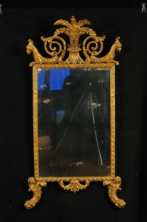 Specchiera in legno intagliato e dorato, XVIII secolo