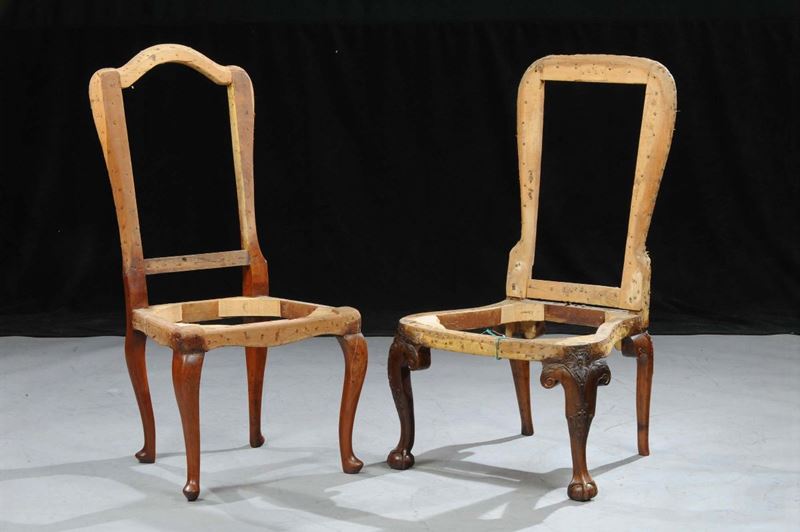 Due sedie in noce, Toscana XVIII secolo  - Asta Asta OnLine 05-2012 - Cambi Casa d'Aste