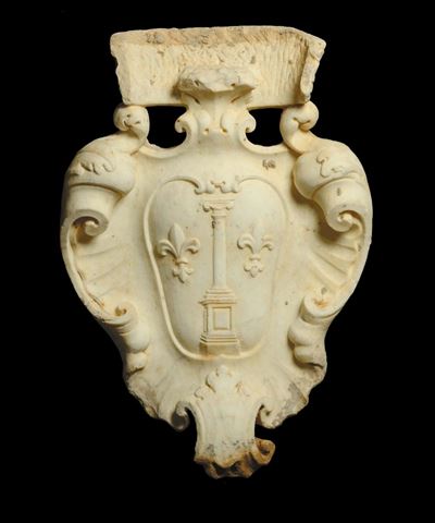 Stemma in Marmo con Insegna Nobiliare, XVIII Secolo