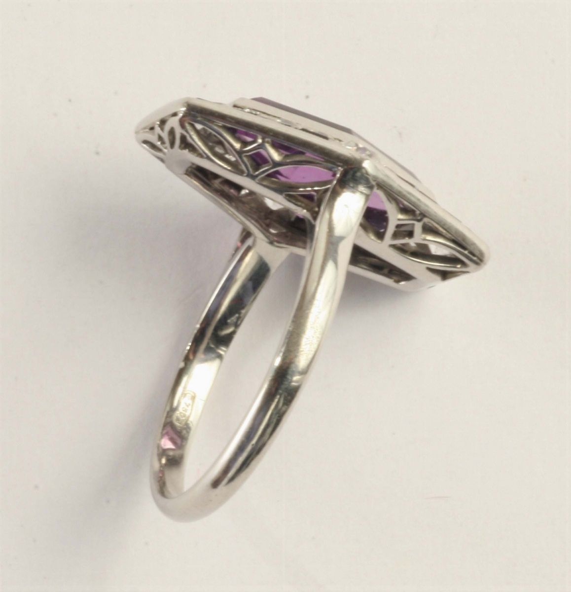 Anello con Ametista e Diamanti