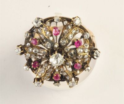 Anello con Diamanti di Vecchio Taglio e Rubini