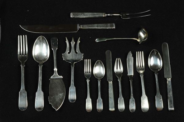 Servizio di posate in argento da dodici