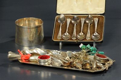 Lotto di Oggetti in Argento, Gr. 1000 Circa