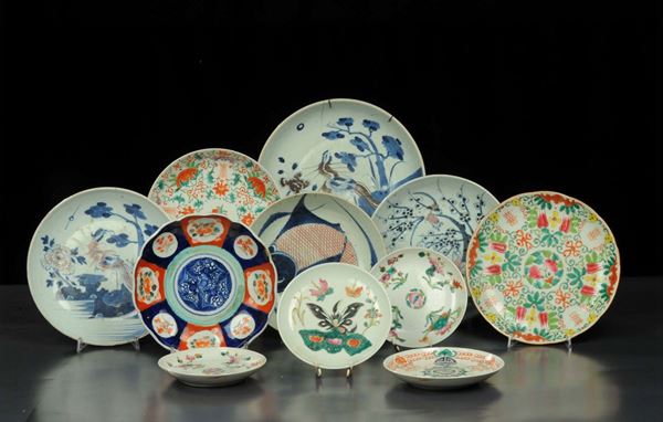 Lotto di piatti diversi in porcellana, Cina