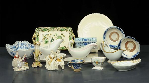 Lotto misto di oggetti in ceramica