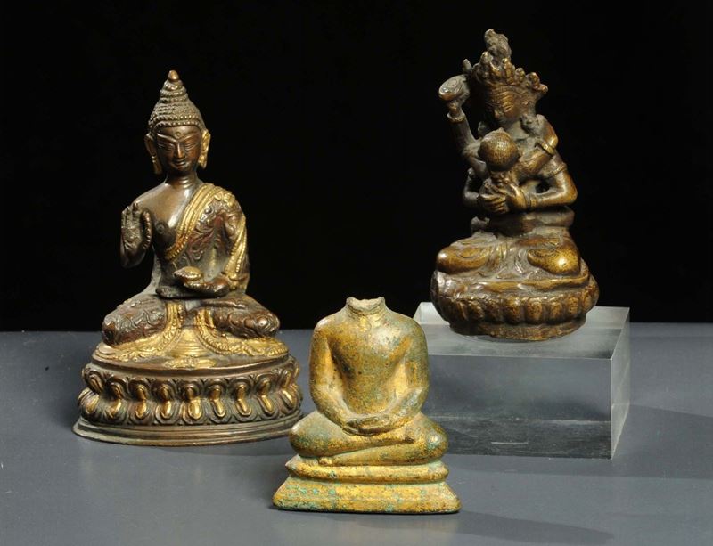 Tre sculture indonesiane in bronzo  - Auction OnLine Auction 03-2012 - Cambi Casa d'Aste