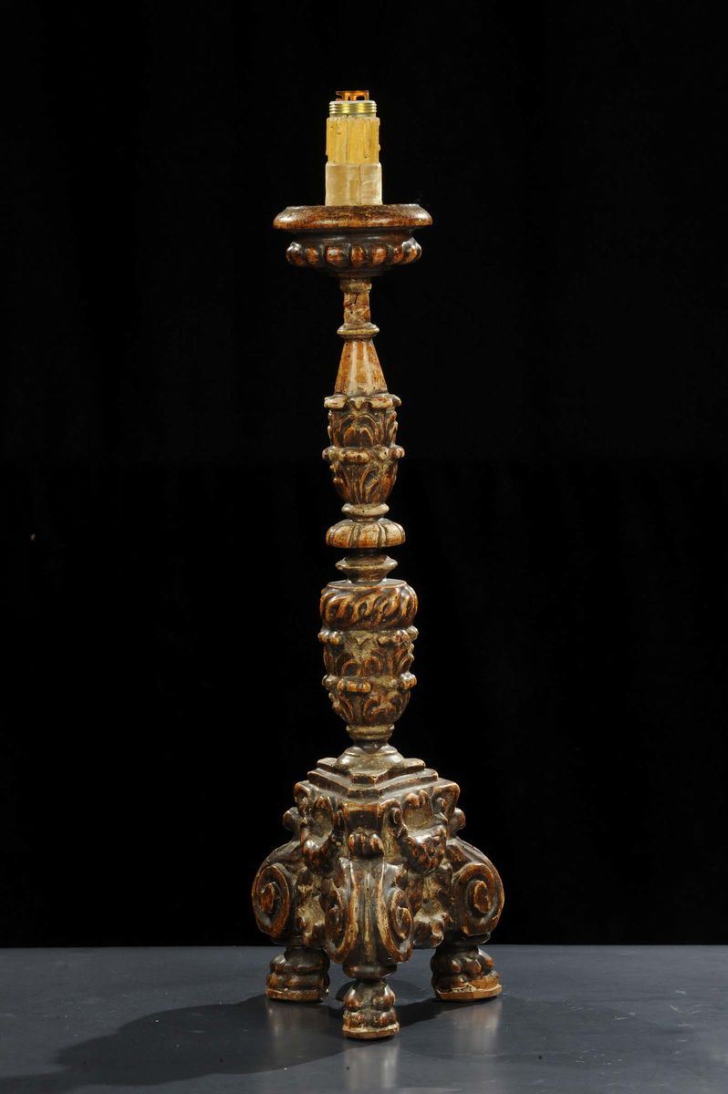 Candeliere in legno intagliato, XVIII secolo  - Asta Asta OnLine 10-2012 - Cambi Casa d'Aste