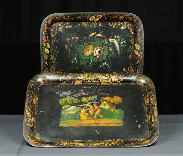 Due grandi vassoi in metallo laccato