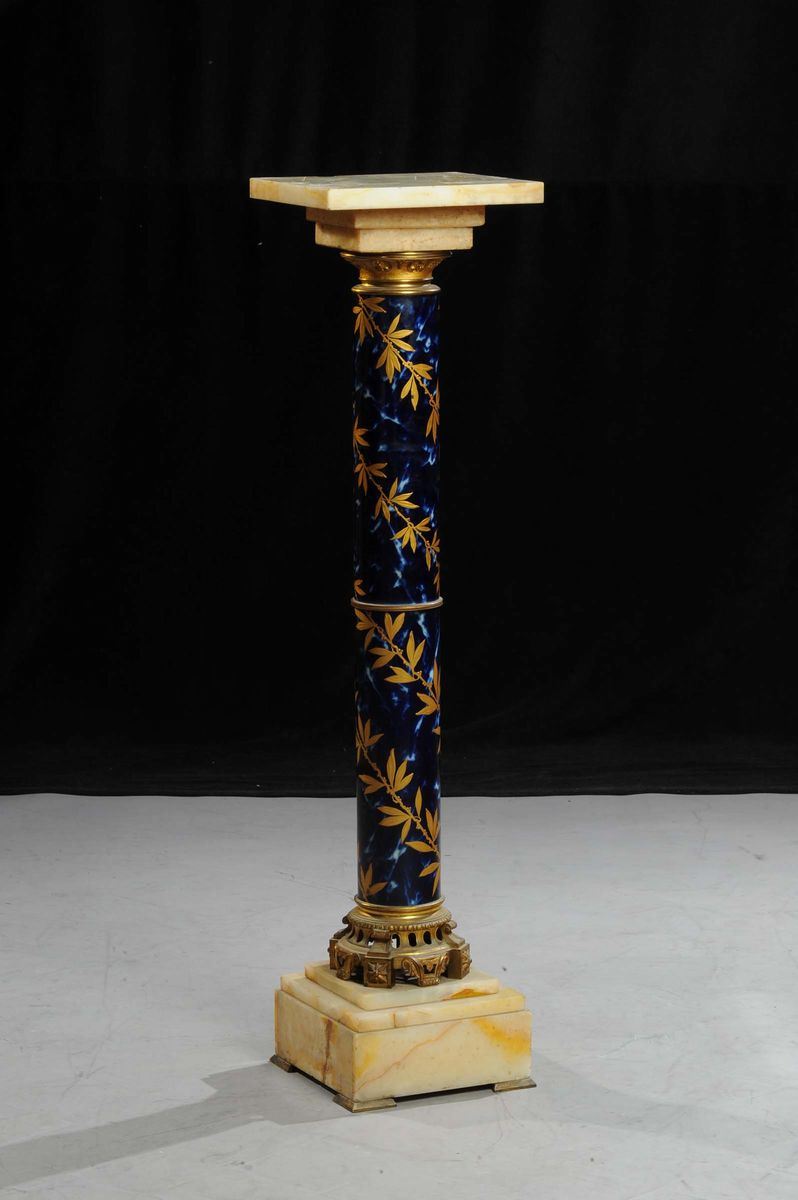 Colonna reggivaso in porcellana blu e oro, Francia metˆ XIX secolo  - Asta Antiquariato e Dipinti Antichi - Cambi Casa d'Aste