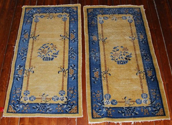 Coppia di tappeti cinesi, fine XIX secolo 
