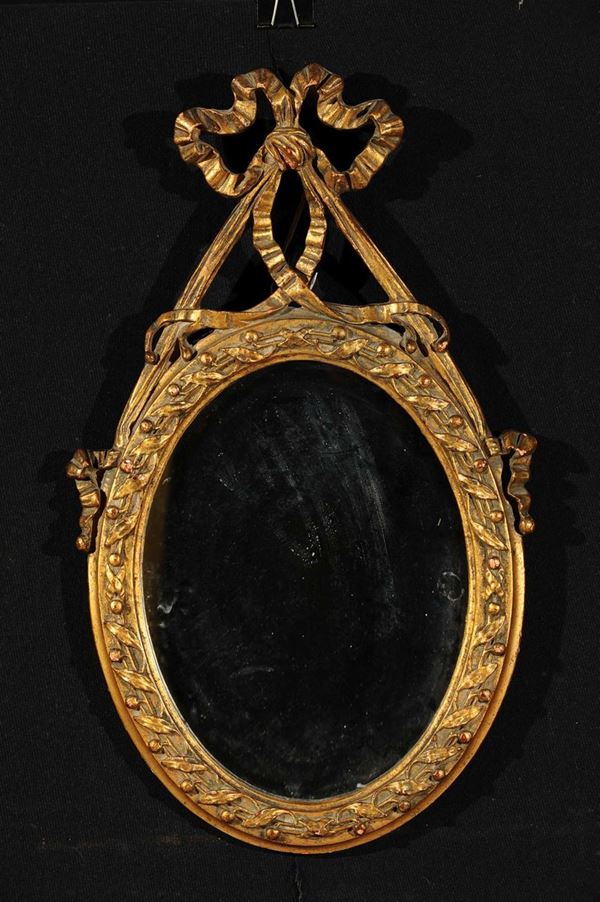 Specchierina ovale dorata stile Luigi XVI