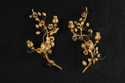 Coppia di Appliques in Metallo Dorato con Tralci e Foglie
