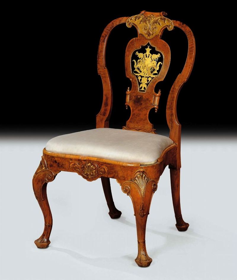 Sedia in legno intagliato con applicazioni in vetro, XVIII secolo  - Auction Antiquariato e Dipinti Antichi - Cambi Casa d'Aste
