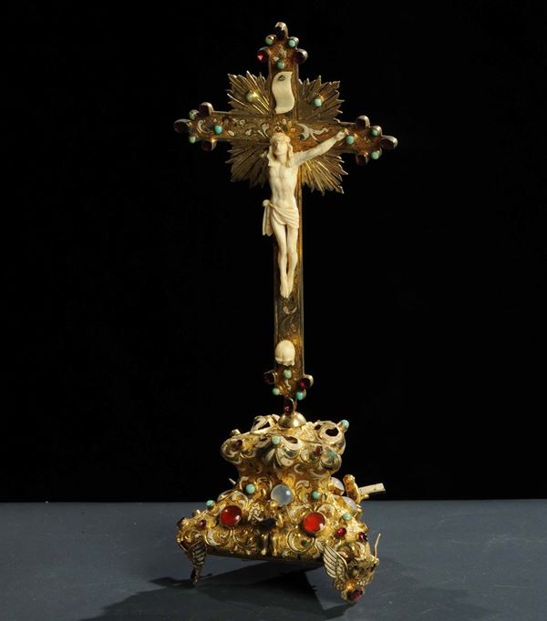 Croce in argento dorato con applicazioni di pietre dure, fine XVIII secolo