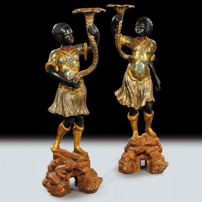 Coppia di moretti reggivaso in legno intagliato, laccato e dorato, XIX secolo  - Asta Antiquariato e Dipinti Antichi - Cambi Casa d'Aste