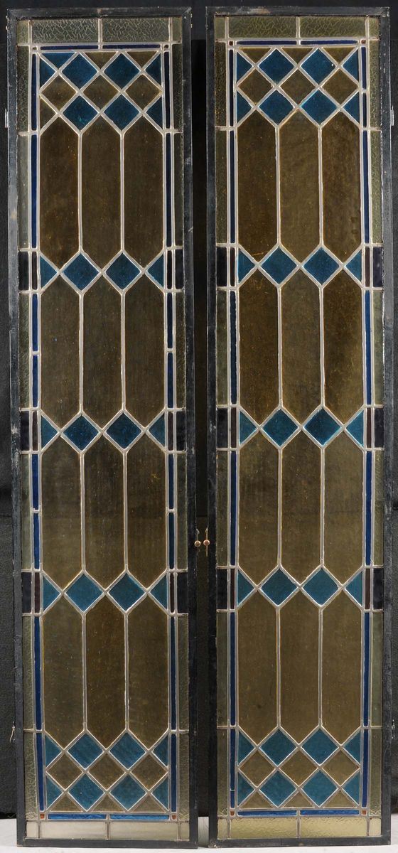 Coppia di vetrate con decoro di losanghe, XX secolo