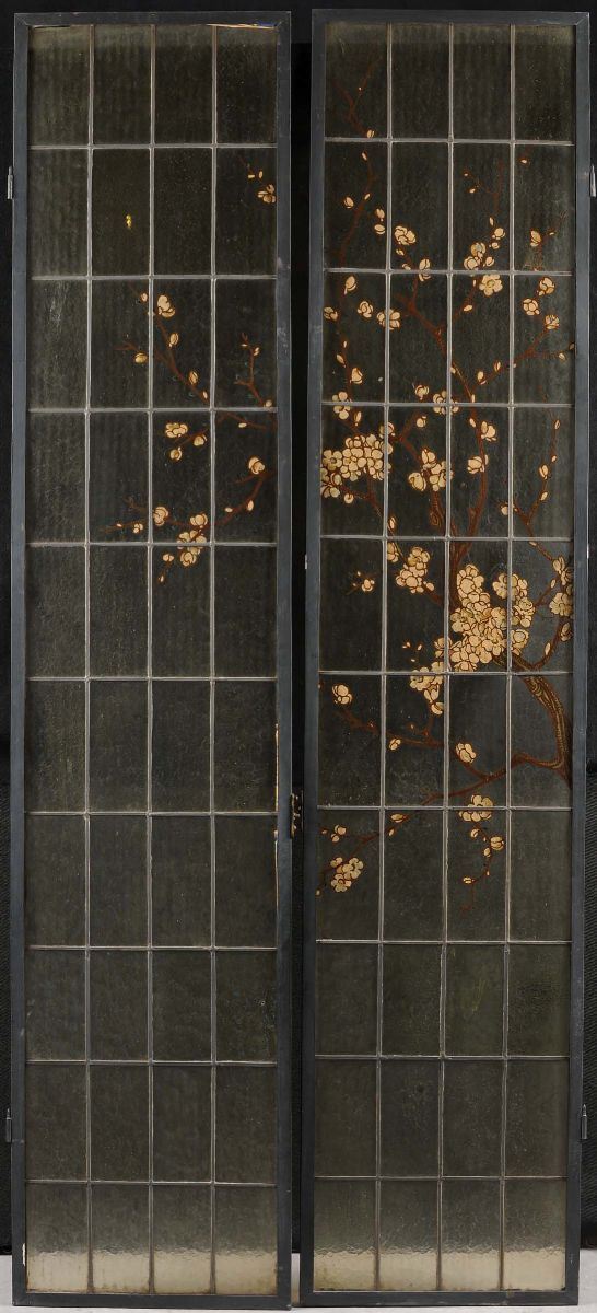 Coppia di vetrate con decoro di rami di pesco, XX secolo
