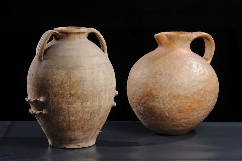 Due anfore in terracotta diverse  - Asta Antiquariato e Dipinti Antichi - Cambi Casa d'Aste