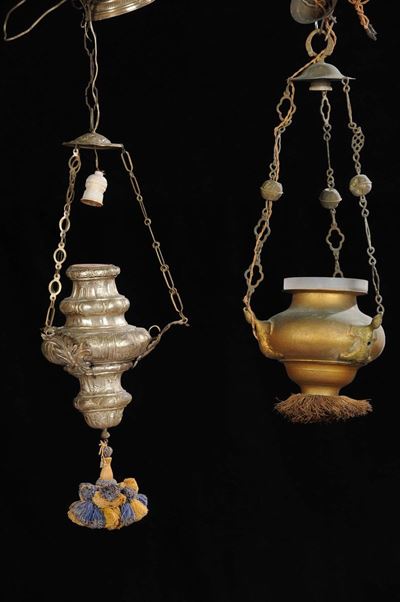 Due Lampade Votive Diverse