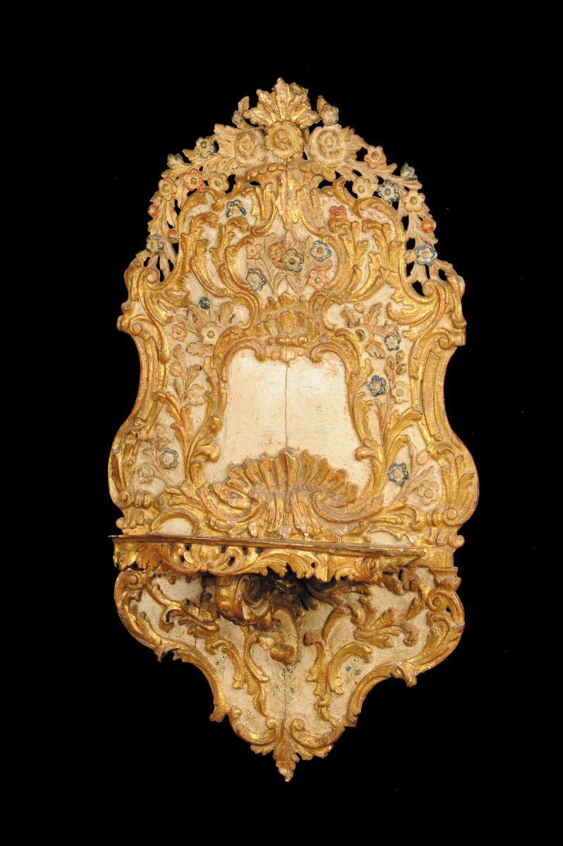 Mensola porta turbante in legno intagliato, laccato e dorato, XVIII secolo  - Asta Antiquariato e Dipinti Antichi - Cambi Casa d'Aste