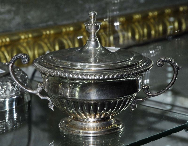Zuccheriera argento in stile  - Asta Antiquariato e Dipinti Antichi - Cambi Casa d'Aste