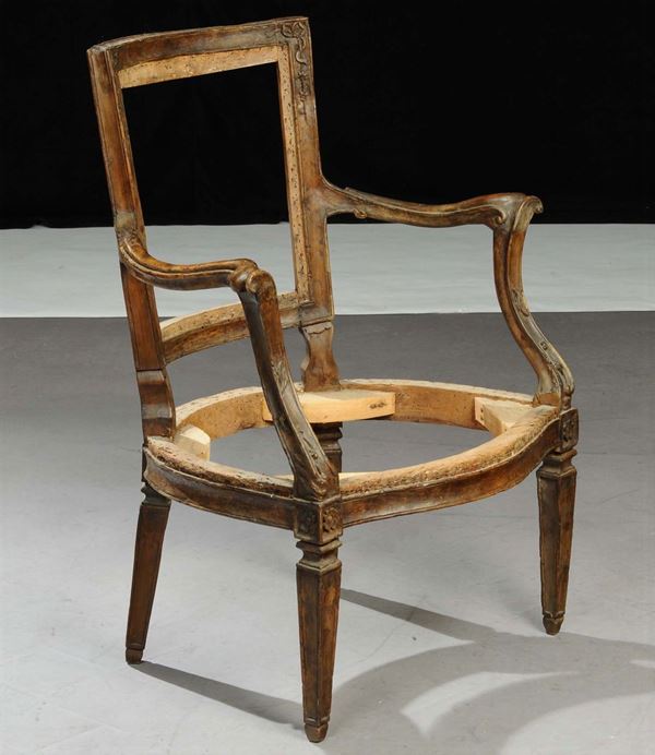 Poltrona in noce Luigi XVI, XVIII secolo