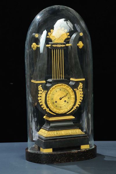 Orologio a Lira con Campana in Vetro, XIX Secolo