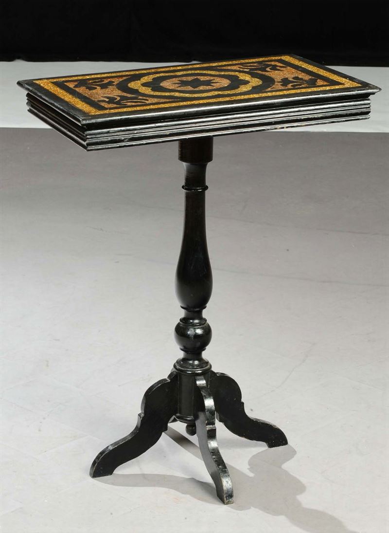 Tavolino in legno ebanizzato con piano in scagliola, XIX secolo  - Asta Antiquariato e Dipinti Antichi - Cambi Casa d'Aste