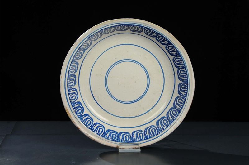 Catino in terracotta maiolicata bianca, XIX secolo  - Auction Antiquariato e Dipinti Antichi - Cambi Casa d'Aste