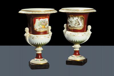 Coppia di Vasi Impero in Porcellana, XIX Secolo