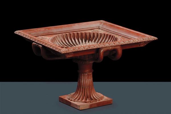 Coppa in rosso antico, XIX secolo