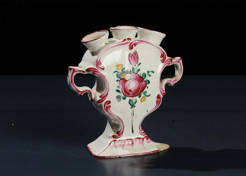 Piccola tulipaniera in maiolica, Francia XVIII secolo  - Asta Antiquariato e Dipinti Antichi - Cambi Casa d'Aste