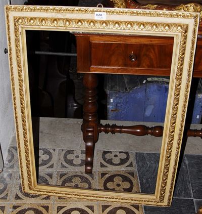 Cornice Laccata Avorio e Oro Scolpita, Fine XVIII Secolo
