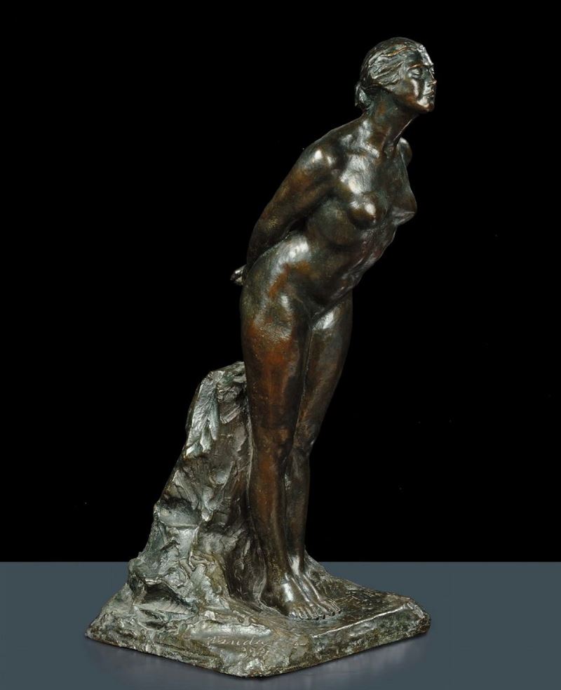 Statua in bronzo raffigurante donna con onde di mare, manifattura italiana  - Asta Antiquariato e Dipinti Antichi - Cambi Casa d'Aste